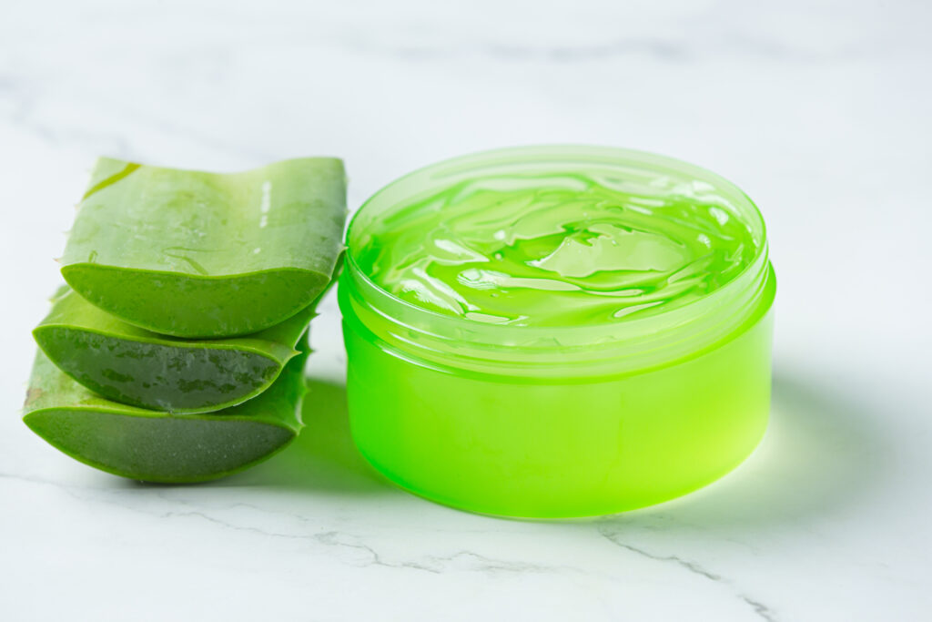 Aloe Vera Gel to treat burns and cool down the skin