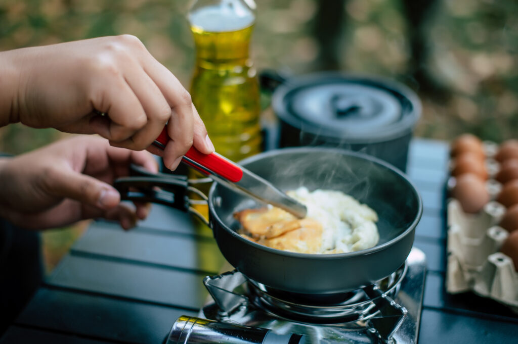 Cooking Simple and Easy meals during camping